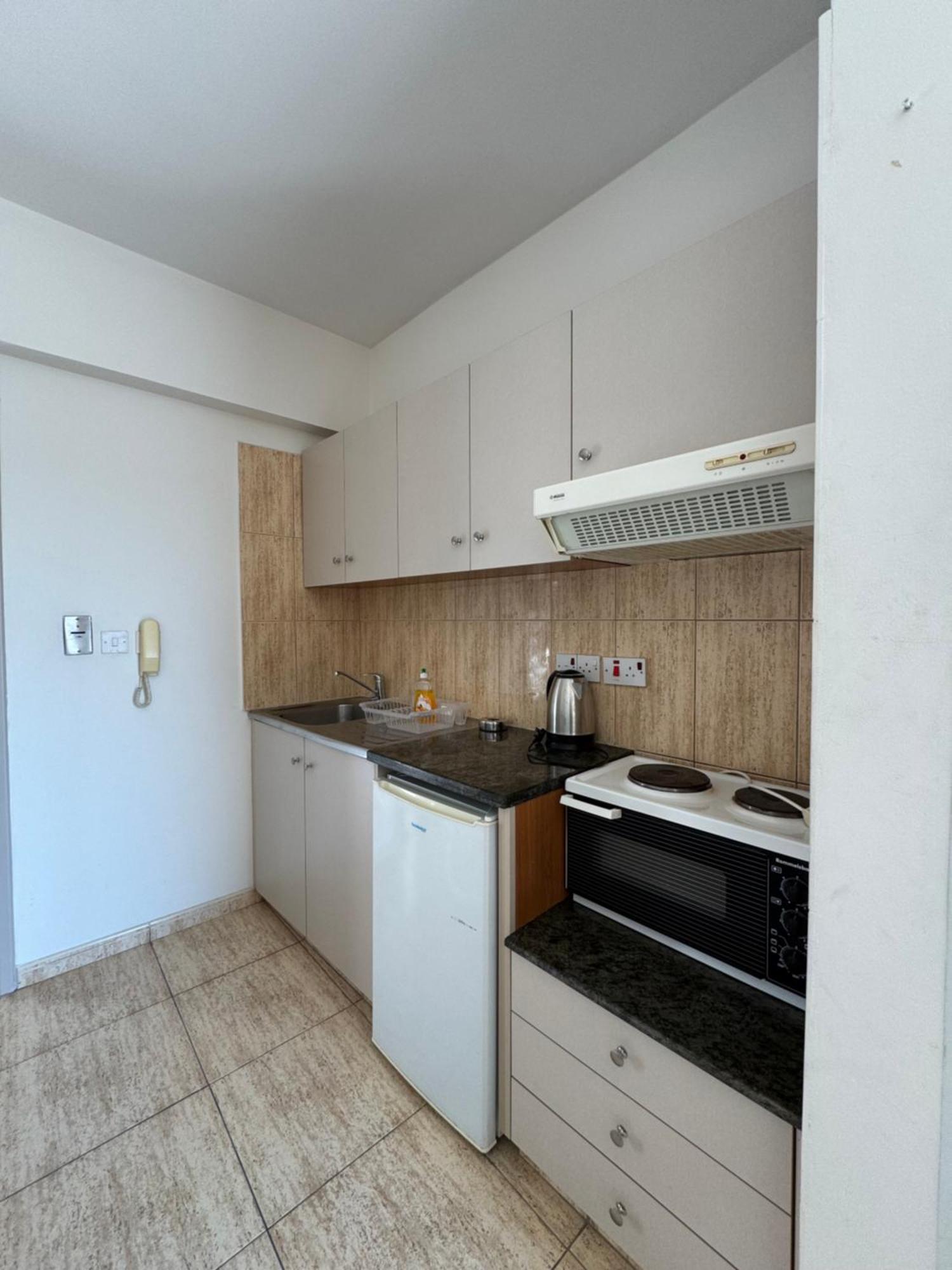 Marianna Hotel Apartments Limassol Bagian luar foto