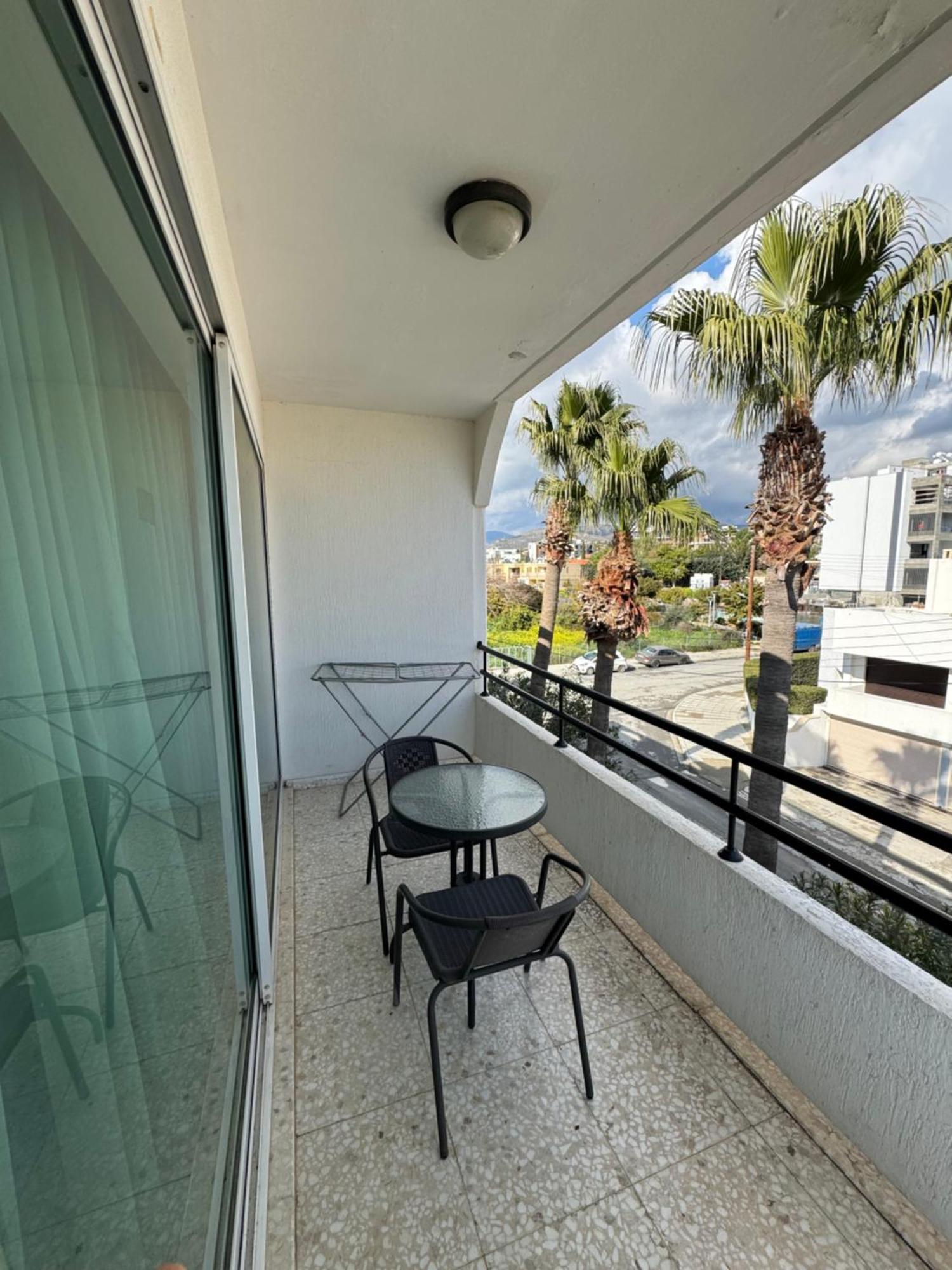 Marianna Hotel Apartments Limassol Bagian luar foto