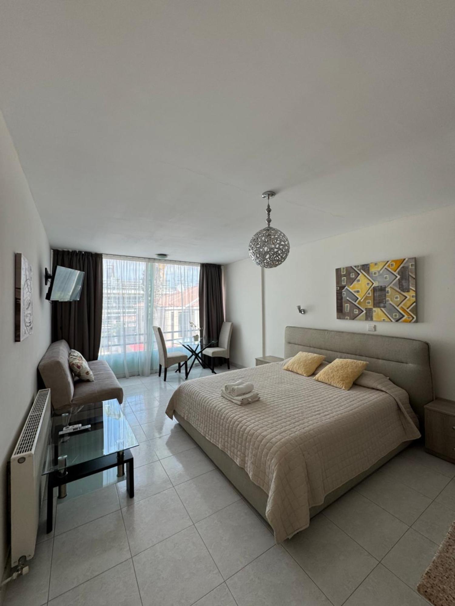 Marianna Hotel Apartments Limassol Bagian luar foto