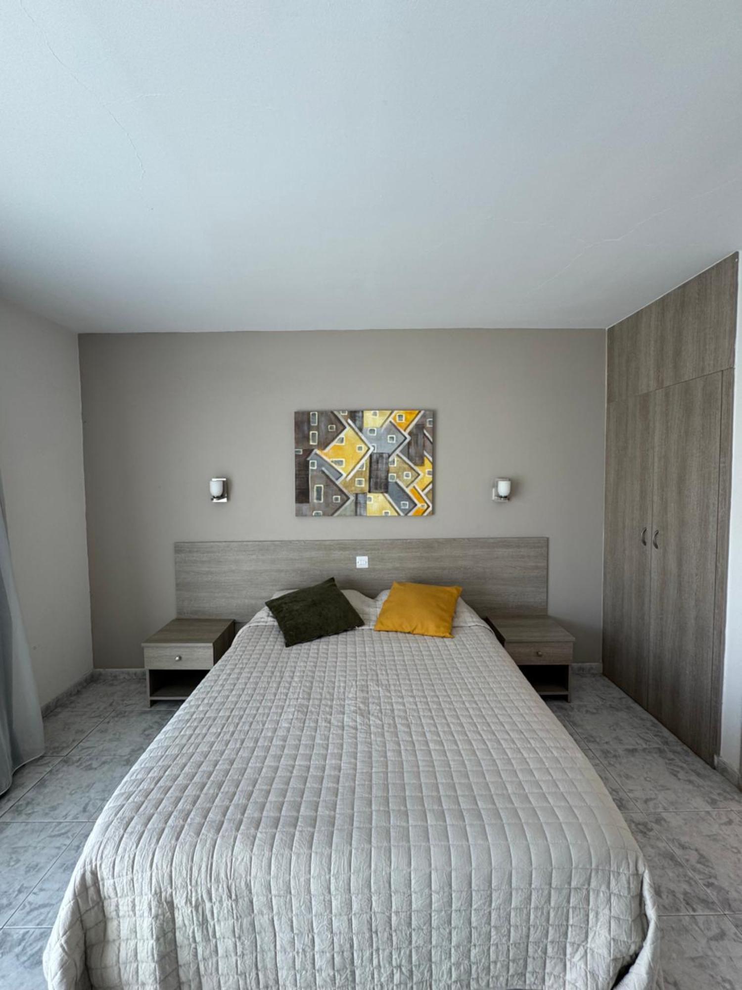 Marianna Hotel Apartments Limassol Bagian luar foto