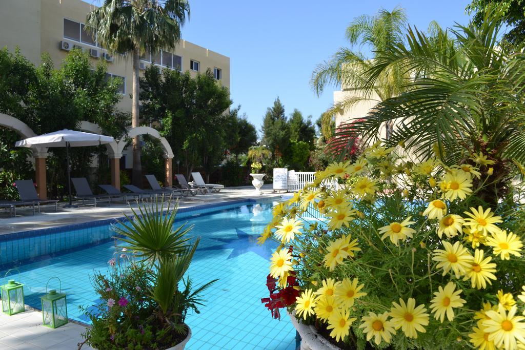 Marianna Hotel Apartments Limassol Bagian luar foto