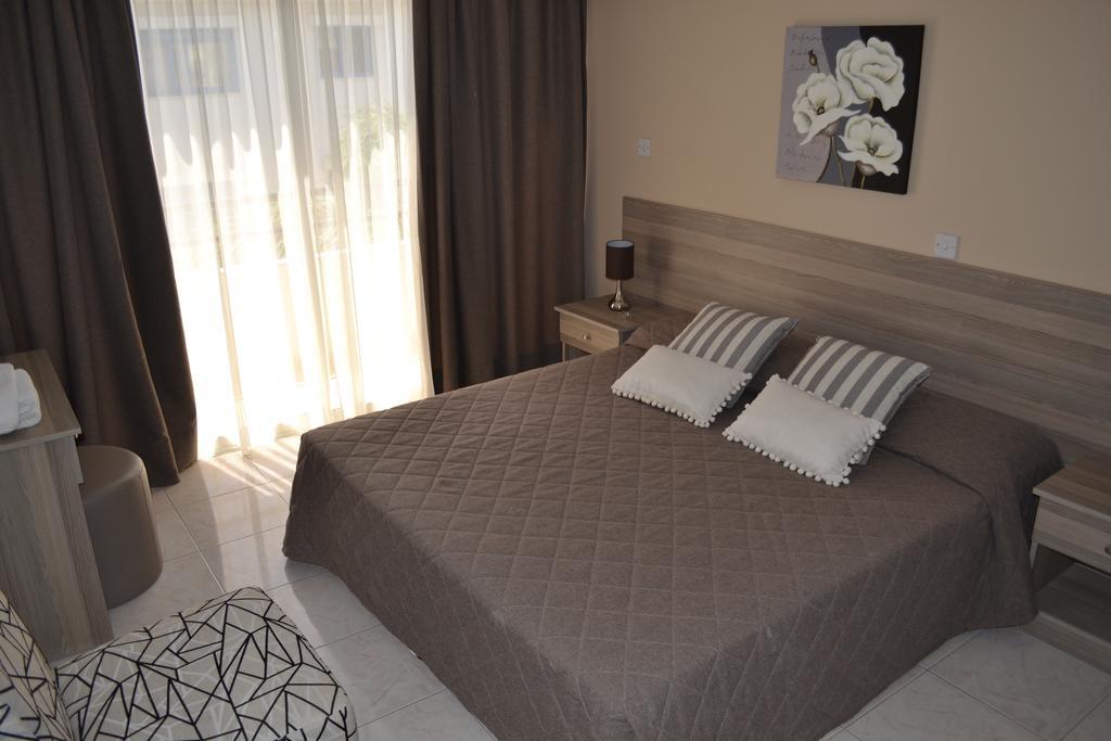 Marianna Hotel Apartments Limassol Bagian luar foto