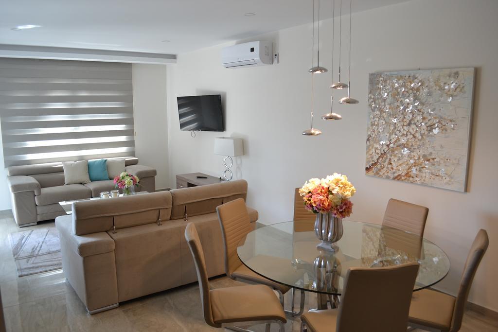 Marianna Hotel Apartments Limassol Bagian luar foto