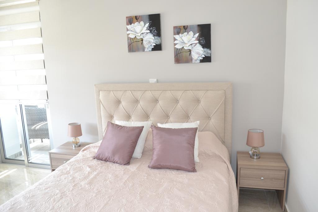 Marianna Hotel Apartments Limassol Bagian luar foto