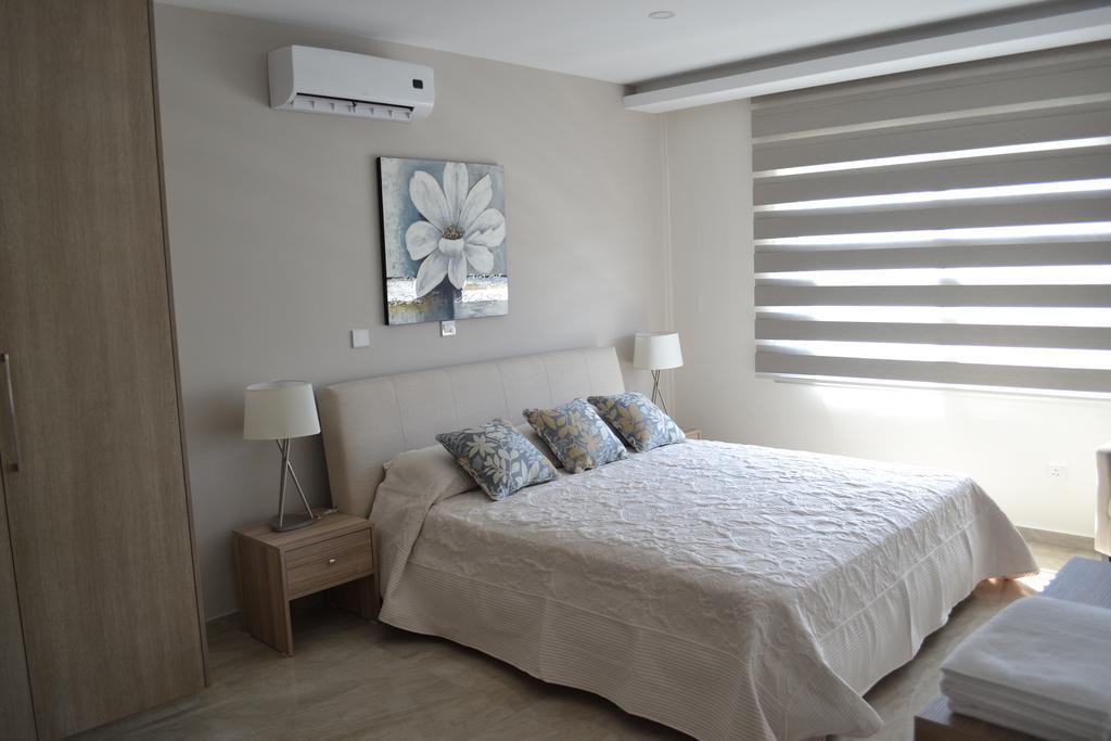 Marianna Hotel Apartments Limassol Bagian luar foto